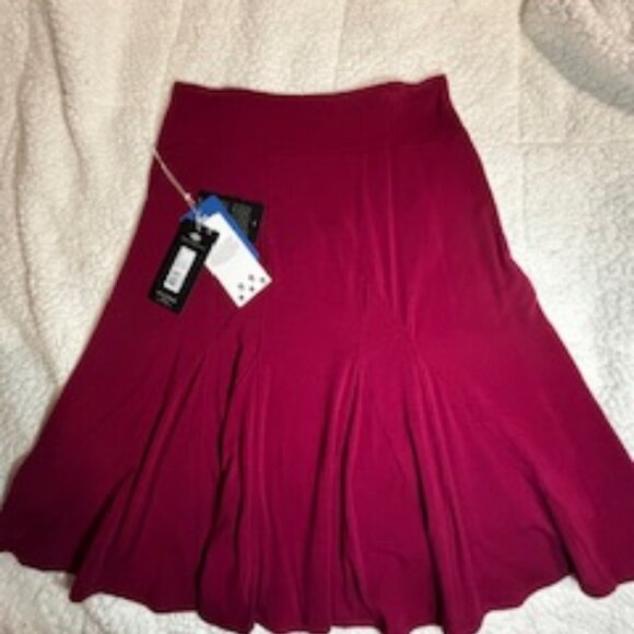 Exofficio Go-To Knee length skirt. XL Red - Picture 1 of 6